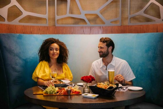 couple eating at viento